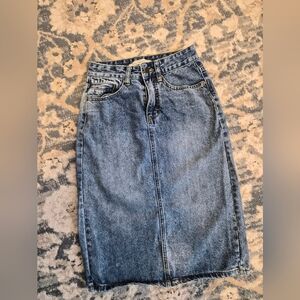 Mainstreet Exchange Distressed Demin Skirt